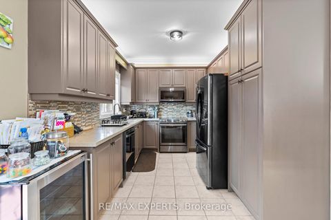 Photo 6 at 43 Water Garden Lane, Sonoma Heights, Vaughan