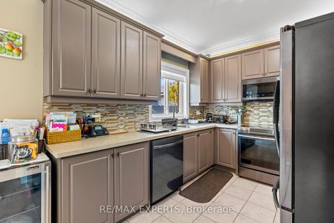 Photo 7 at 43 Water Garden Lane, Sonoma Heights, Vaughan