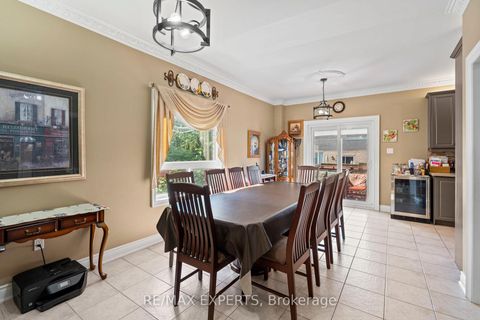 Photo 10 at 43 Water Garden Lane, Sonoma Heights, Vaughan