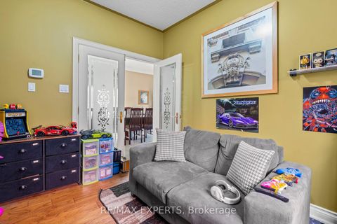 Photo 14 at 43 Water Garden Lane, Sonoma Heights, Vaughan