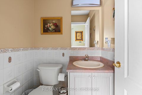 Photo 18 at 43 Water Garden Lane, Sonoma Heights, Vaughan