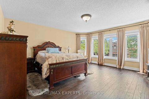 Photo 21 at 43 Water Garden Lane, Sonoma Heights, Vaughan