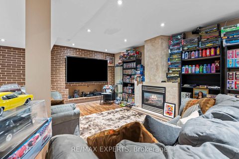 Photo 41 at 43 Water Garden Lane, Sonoma Heights, Vaughan