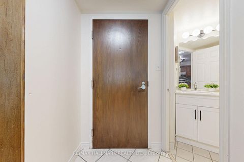Photo 3 at 1211 - 7 Lorraine Drive, Willowdale West, Toronto