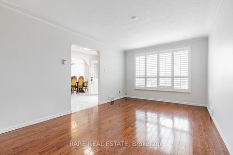 Photo 9 at 97 Tavistock Road, CFB, Toronto