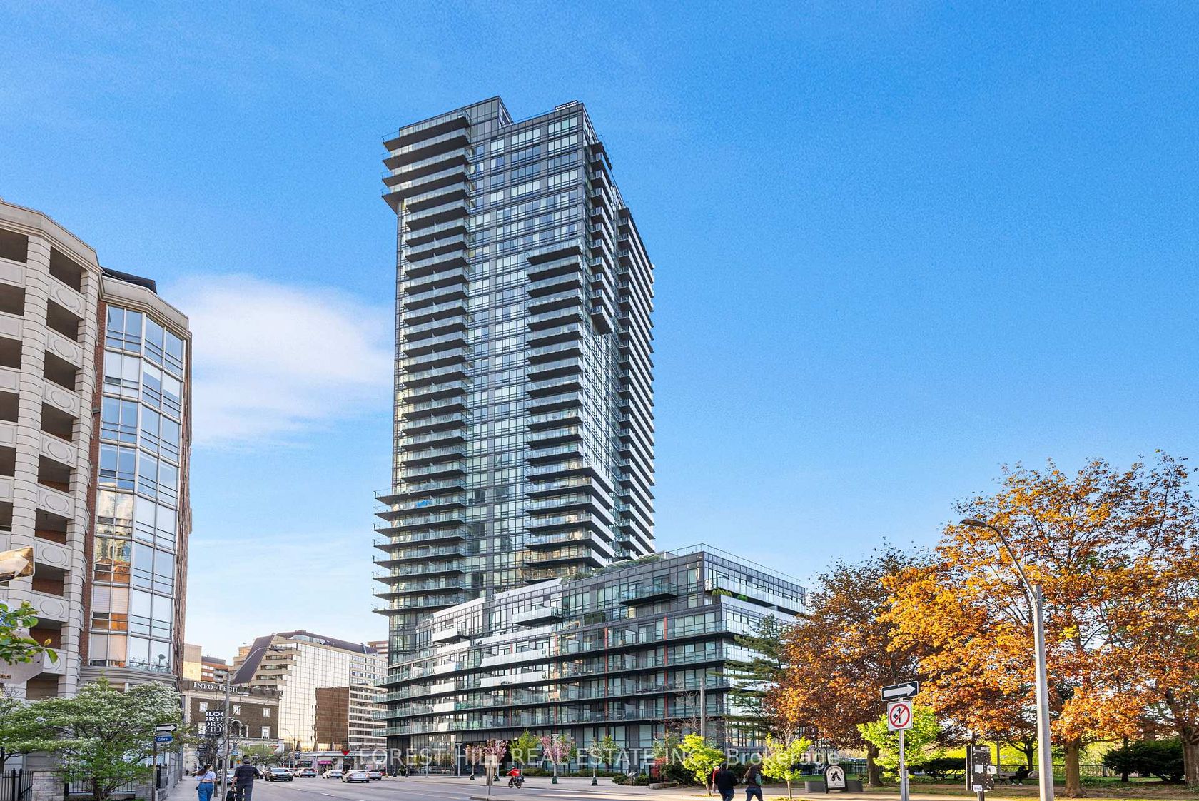1106 - 825 Church Street, Moore Park, Toronto by Loree Meneguzzi Real Estate 1106 - 825 Church Street, Moore Park, Toronto