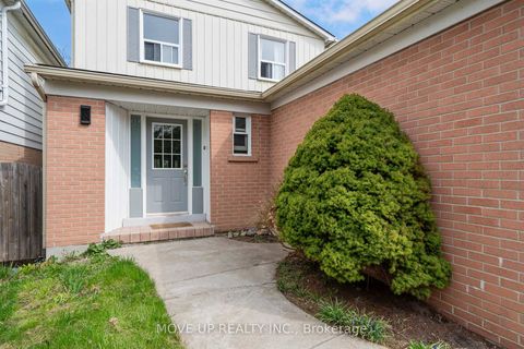 Photo 2 at 785 Pam Crescent, Leslie Valley, Newmarket