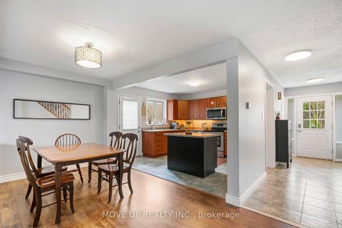 Photo 6 at 785 Pam Crescent, Leslie Valley, Newmarket