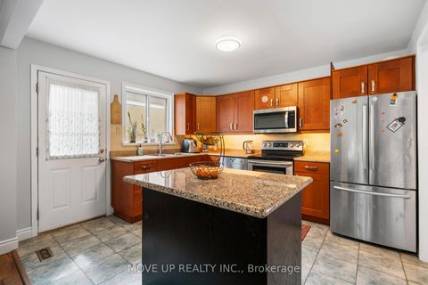 Photo 8 at 785 Pam Crescent, Leslie Valley, Newmarket