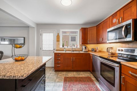 Photo 10 at 785 Pam Crescent, Leslie Valley, Newmarket