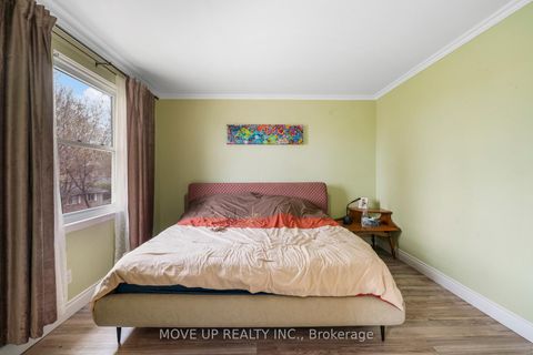 Photo 18 at 785 Pam Crescent, Leslie Valley, Newmarket