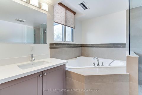 Photo 23 at 301 - 40 Harding Boulevard W, Harding, Richmond Hill
