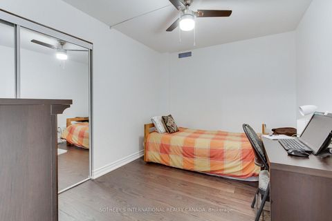 Photo 26 at 301 - 40 Harding Boulevard W, Harding, Richmond Hill