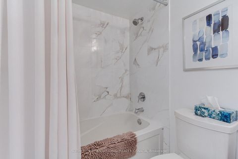 Photo 28 at 301 - 40 Harding Boulevard W, Harding, Richmond Hill