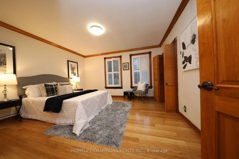 Photo 5 at 291 St Clair Avenue E, Moore Park, Toronto