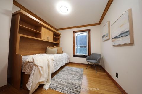 Photo 15 at 291 St Clair Avenue E, Moore Park, Toronto