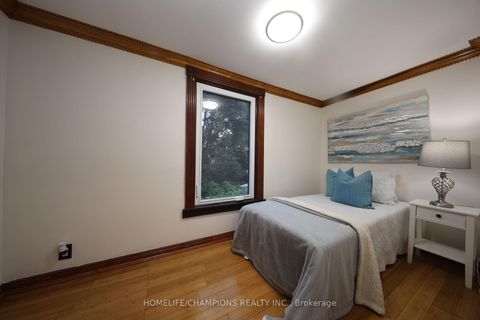 Photo 17 at 291 St Clair Avenue E, Moore Park, Toronto