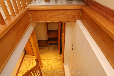 Photo 18 at 291 St Clair Avenue E, Moore Park, Toronto