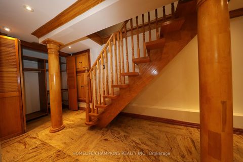 Photo 23 at 291 St Clair Avenue E, Moore Park, Toronto