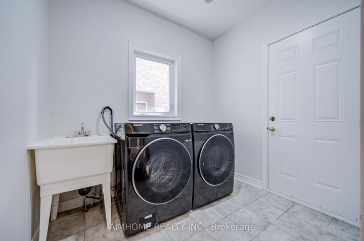 Photo 14 at 415 Peter Rupert Avenue, Patterson, Vaughan