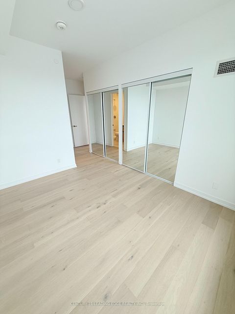Photo 6 at 909 - 8 Beverley Glen Boulevard, Beverley Glen, Vaughan