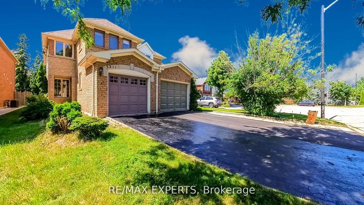 Photo 2 at 3211 Coralbean Place, Lisgar, Mississauga
