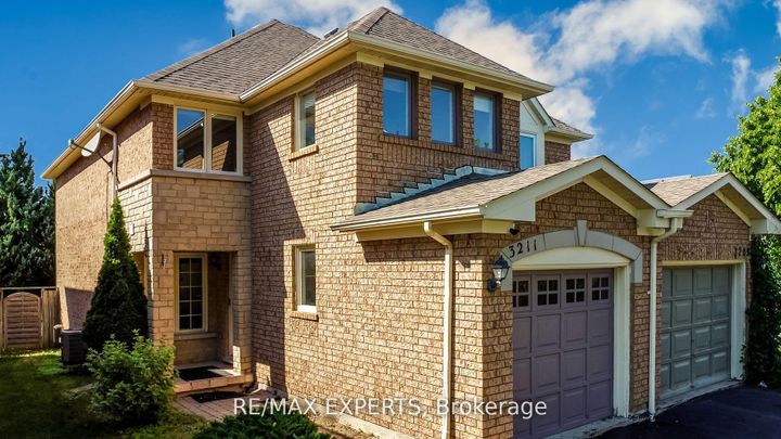 Photo 3 at 3211 Coralbean Place, Lisgar, Mississauga