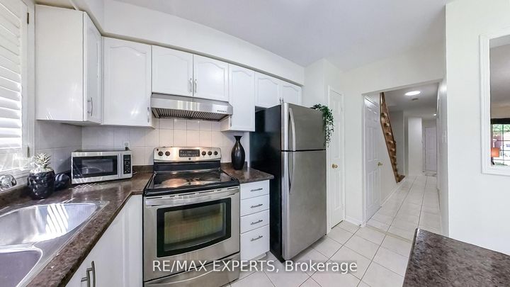 Photo 15 at 3211 Coralbean Place, Lisgar, Mississauga