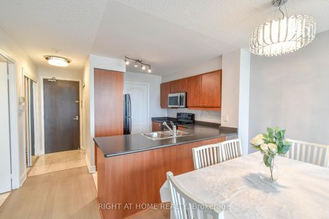 Photo 7 at 702 - 205 The Donway W, Don Mills, Toronto