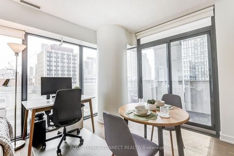 Photo 14 at 902 - 25 Richmond Street E, Yonge Corridor, Toronto