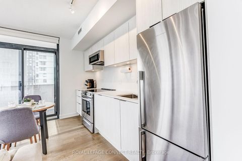 Photo 19 at 902 - 25 Richmond Street E, Yonge Corridor, Toronto