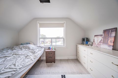 Photo 8 at 1 Datchet Road, CFB, Toronto