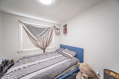 Photo 9 at 1 Datchet Road, CFB, Toronto