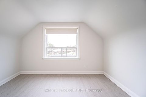 Photo 12 at 1 Datchet Road, CFB, Toronto