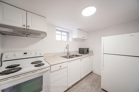 Photo 14 at 1 Datchet Road, CFB, Toronto