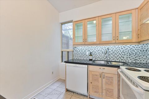 Photo 4 at 269 Ontario Street, Moss Park, Toronto