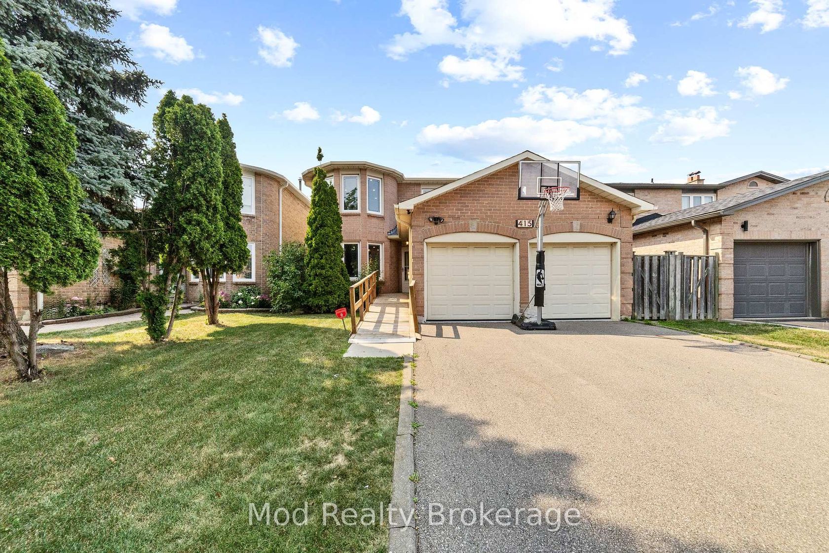 415 Everton Drive, Hurontario, Mississauga 