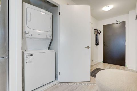 Photo 5 at 1201 - 185 Deerfield Road, Central Newmarket, Newmarket