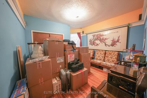 Photo 4 at 122 Marchmount Road, Wychwood, Toronto