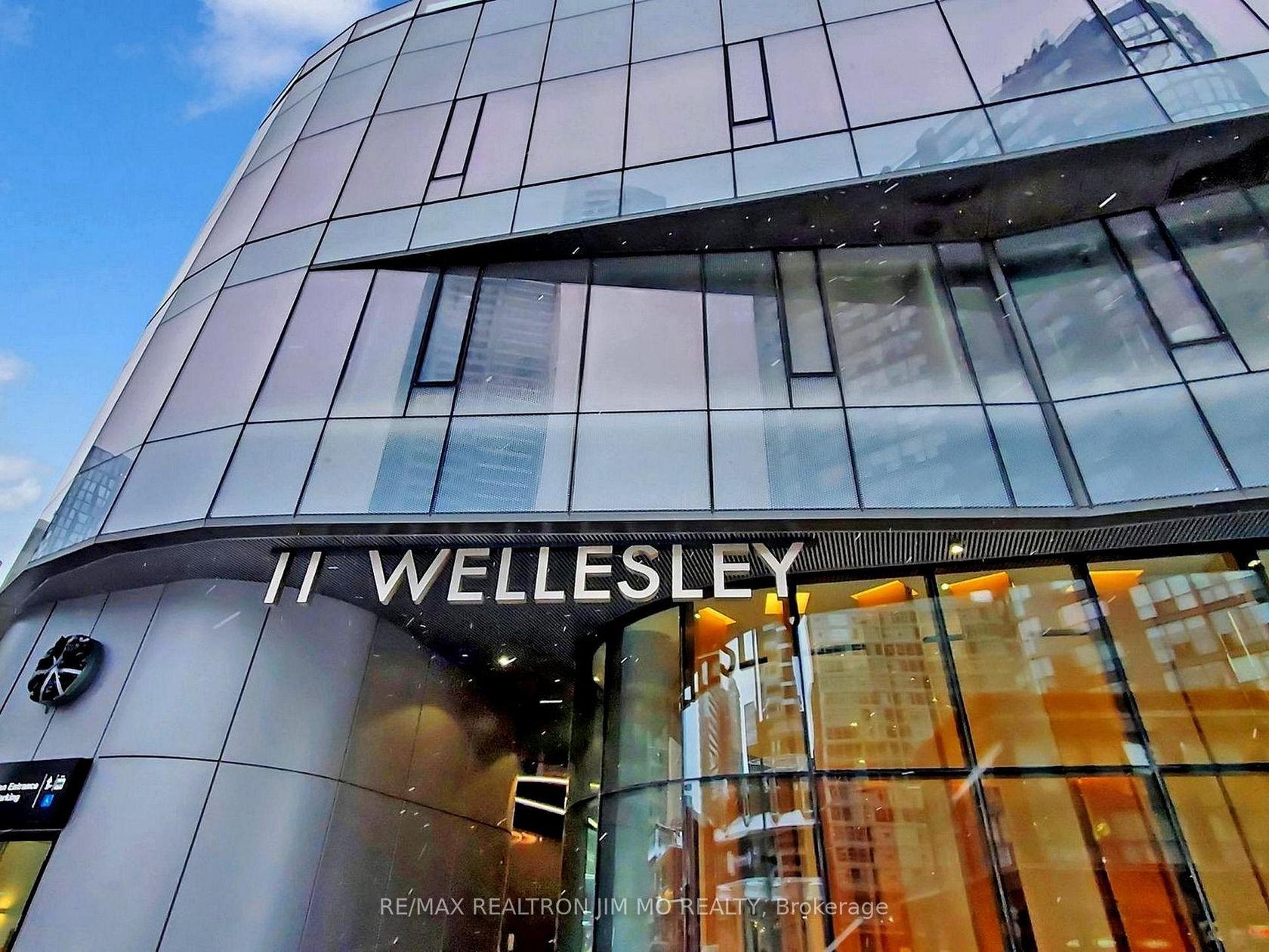 1208 - 11 Wellesley Street W, Bay Street Corridor, Toronto by Loree Meneguzzi Real Estate 1208 - 11 Wellesley Street W, Bay Street Corridor, Toronto