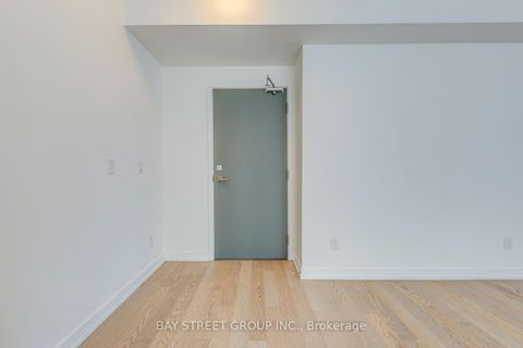 Photo 4 at 1601 - 17 Dundonald Street, Yonge Corridor, Toronto