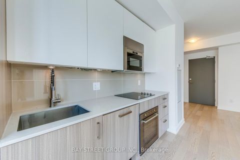Photo 16 at 1601 - 17 Dundonald Street, Yonge Corridor, Toronto