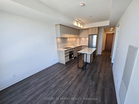 Photo 3 at 1913 - 7950 Bathurst Street, Beverley Glen, Vaughan Photo 3 at 1913 - 7950 Bathurst Street, Beverley Glen, Vaughan