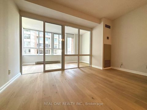 Photo 16 at 1012 - 711 Bay Street, Bay Street Corridor, Toronto