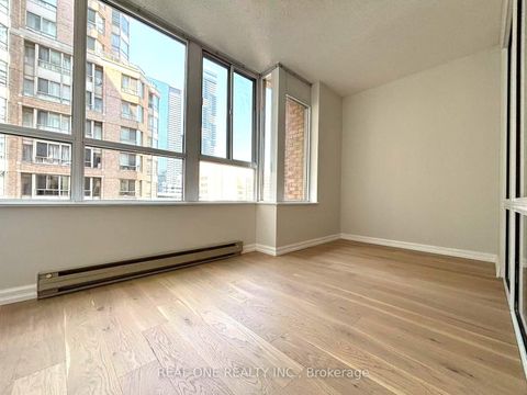 Photo 20 at 1012 - 711 Bay Street, Bay Street Corridor, Toronto