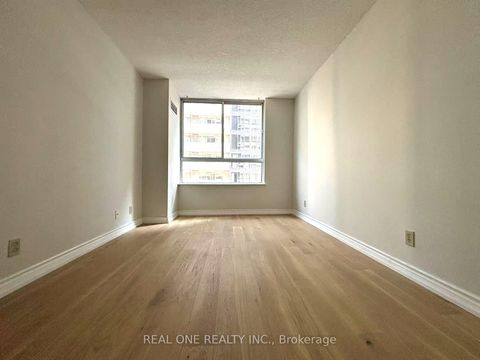Photo 29 at 1012 - 711 Bay Street, Bay Street Corridor, Toronto