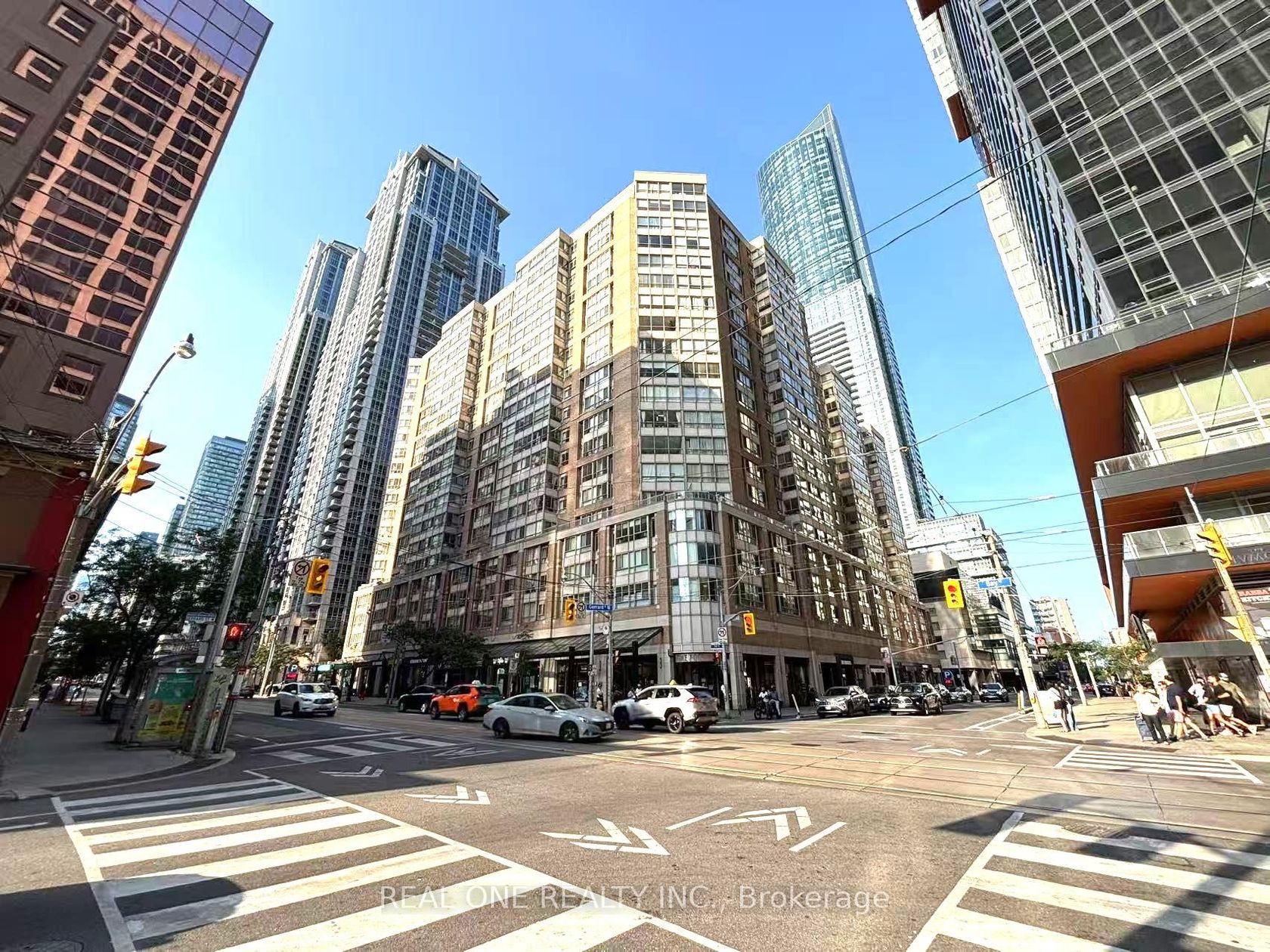 1012 - 711 Bay Street, Bay Street Corridor, Toronto 
