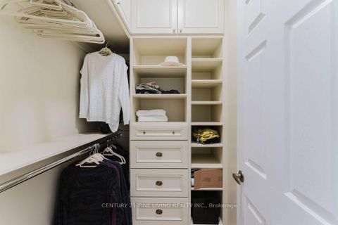 Photo 27 at 96 Wolf Creek Crescent, Patterson, Vaughan