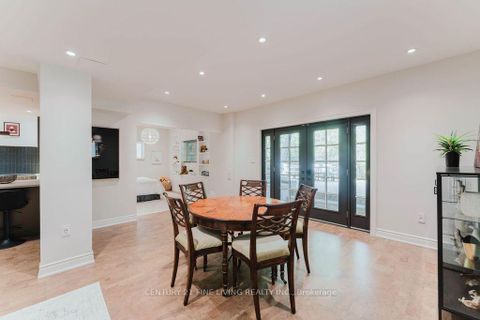 Photo 32 at 96 Wolf Creek Crescent, Patterson, Vaughan