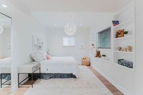 Photo 33 at 96 Wolf Creek Crescent, Patterson, Vaughan